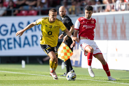 Elfsborgs Gustaf Lagerbielke och Kalmars Deniz Hummet