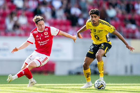 Kalmars Johan Karlsson och Elfsborgs Ahmed Qasem