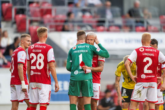 Kalmars målvakt Ricardo Friedrich och Rasmus Sjöstedt