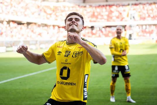 Elfsborgs Besfort Zeneli jublar