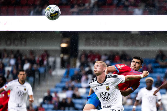 Östersunds Malcolm Stolt och Helsingborgs Amar Muhsin