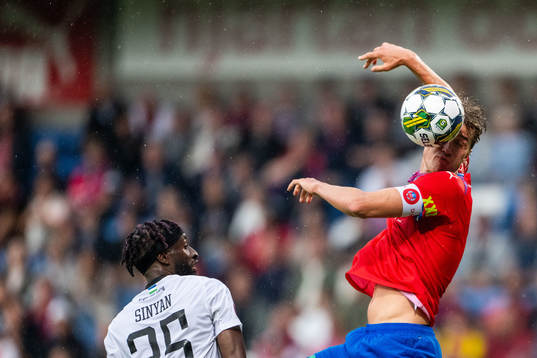 Östersunds Mansour Sinyan och Helsingborgs Thomas Rogne