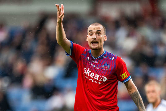 Helsingborgs Adam Hellborg reagerar