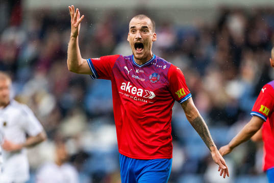 Helsingborgs Adam Hellborg reagerar
