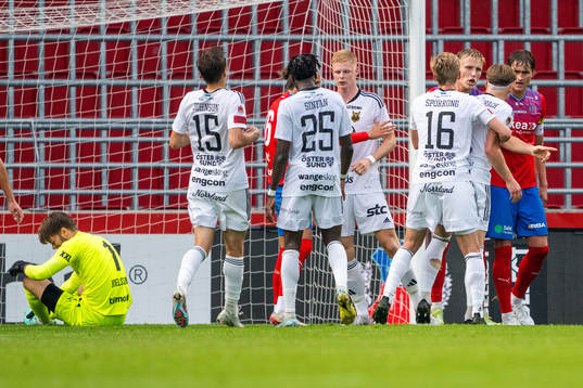 Dispyt mellan Helsingborgs och Östersunds spelare