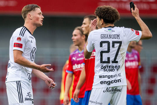 Östersunds Sebastian Karlsson Grach och Ziad Ghanoum