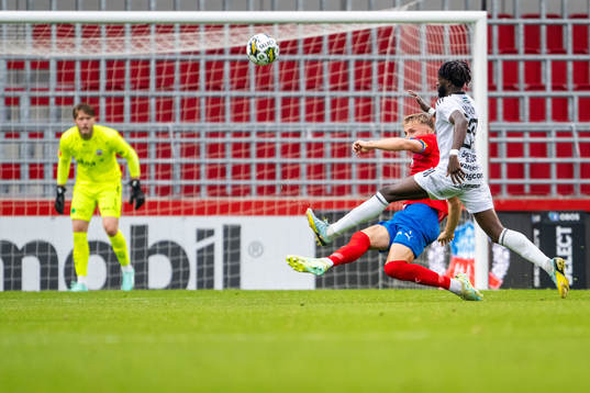 Helsingborgs Casper Widell och Östersunds Mansour Sinyan