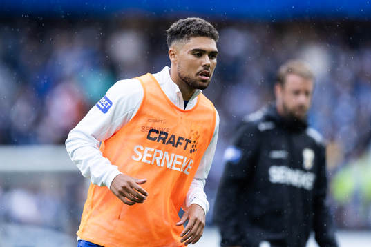 IFK Göteborgs Thomas Santos värmer upp