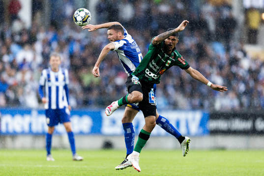Varbergs Oliver Stanisic och IFK Göteborgs Marcus Berg