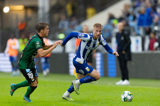 Varbergs Victor Karlsson och IFK Göteborgs Oscar Wendt