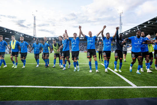 Halmstads spelare jublar