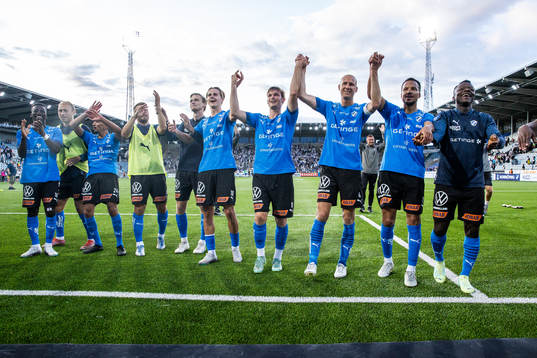 Halmstads spelare jublar
