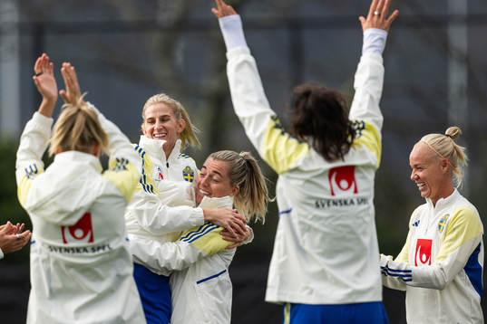 Sofia Jakobsson is lifted by Linda Sembrant of the Swedish