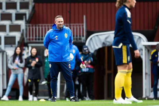 Head coach Martin Qvarmans Möller  of Sweden