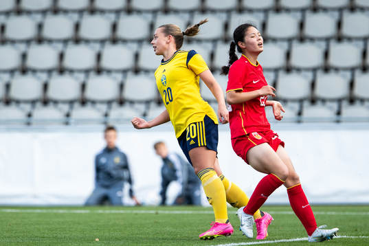 Cornelia Kapocs of Sweden celebrates
