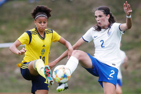 Sveriges Felicia Schröder och Englands Cecily