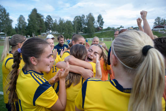 Sveriges Isabelle Axelsson jublar