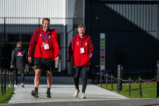 Physiotherapist Magnus Andersson and head coach Peter