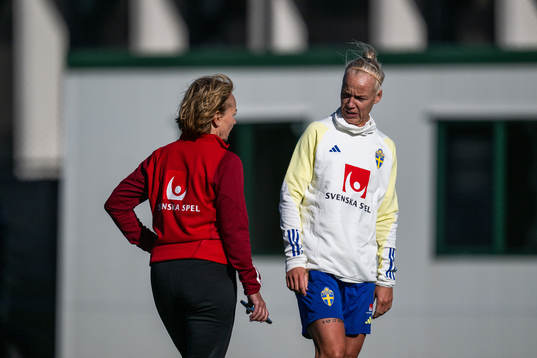 Physio Annica Näsmark and Caroline Seger of the Swedish