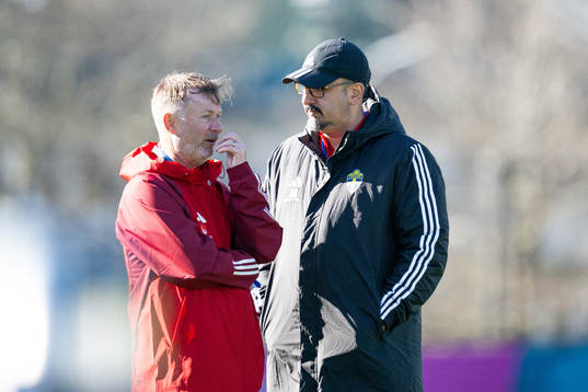 Head coach Peter Gerhardsson and medical doctor Houman