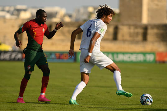 Alwande Benedict Roaldsøy of Norway and Carlos Borges of