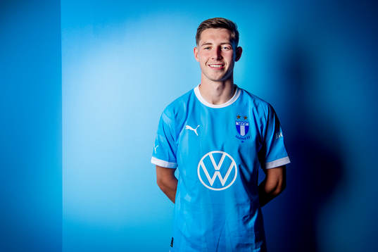 Malmö FF presenterar Lasse Berg Johnsen som ny spelare.