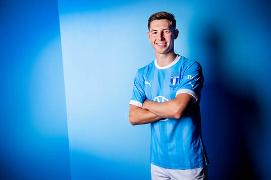 Malmö FF presenterar Lasse Berg Johnsen som ny spelare.