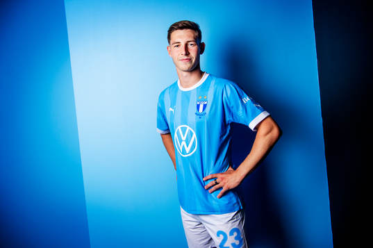 Malmö FF presenterar Lasse Berg Johnsen som ny spelare.