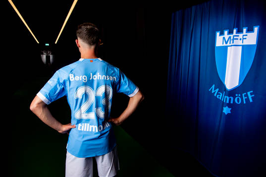 Malmö FF presenterar Lasse Berg Johnsen som ny spelare.