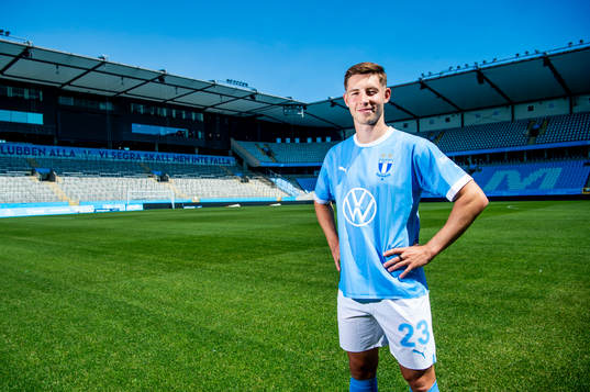 Malmö FF presenterar Lasse Berg Johnsen som ny spelare.