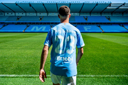 Malmö FF presenterar Lasse Berg Johnsen som ny spelare.