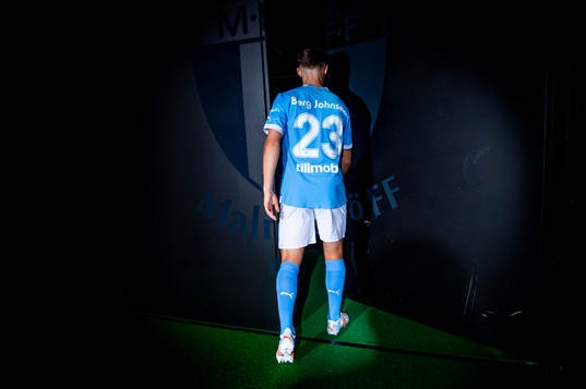 Malmö FF presenterar Lasse Berg Johnsen som ny spelare.
