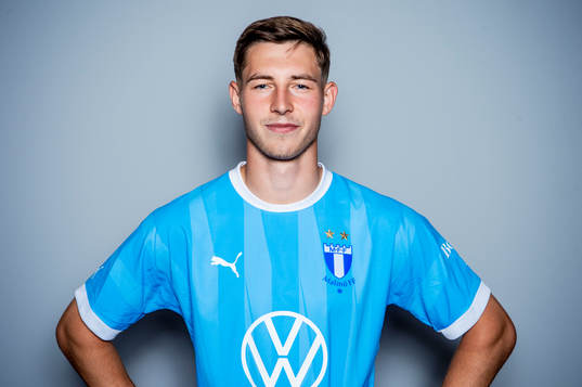 Malmö FF presenterar Lasse Berg Johnsen som ny spelare.