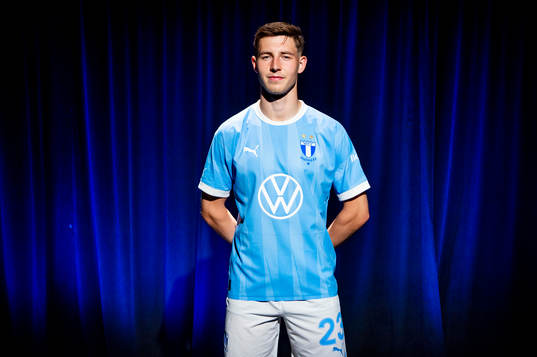 Malmö FF presenterar Lasse Berg Johnsen som ny spelare.