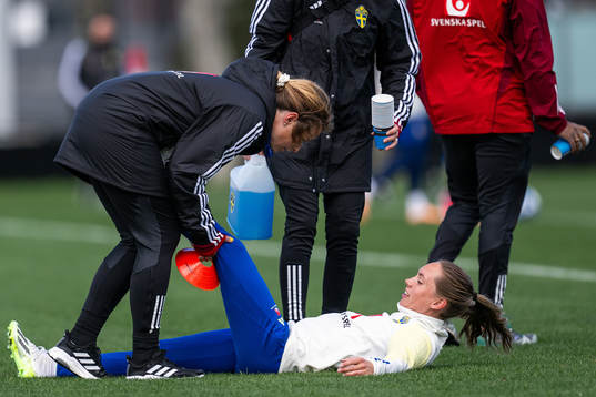 Physio Jenny Larsson and Elin Rubensson of the Swedish