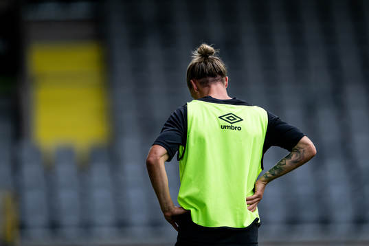 Niklas Hult i en paus