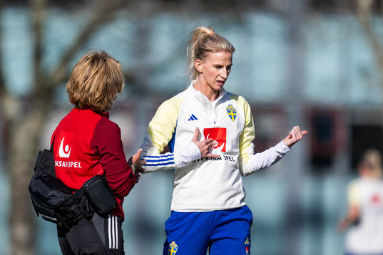 Physio Annica Näsmark and Sofia Jakobsson of the Swedish