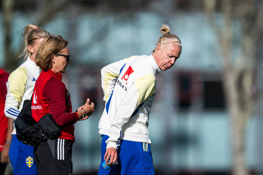 Physio Annica Näsmark and Caroline Seger of the Swedish