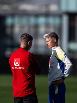 Head coach Peter Gerhardsson and Lina Hurtig of the Swedish