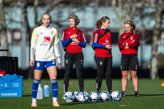 Physio Kristina Forsblom, physio Jenny Larsson and physio