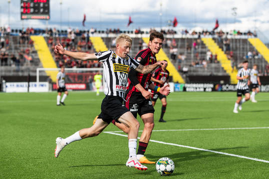 Landskronas Melker Widell och Östersunds Myroslav Mazur