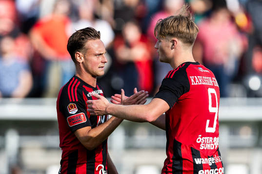Östersunds Cesar Weilid och Sebastian Karlsson Grach jublar