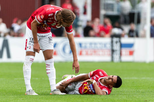 Degerfors Gustav Granath och Elyas Bouzaiene har ont