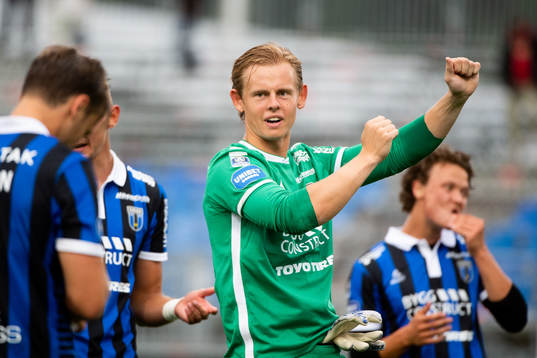 Sirius målvakt Jakob Tånnander jublar