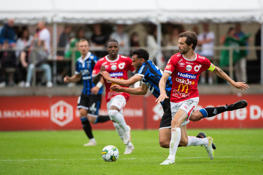 Sirius Joakim Persson och Degerfors Sebastian Ohlsson