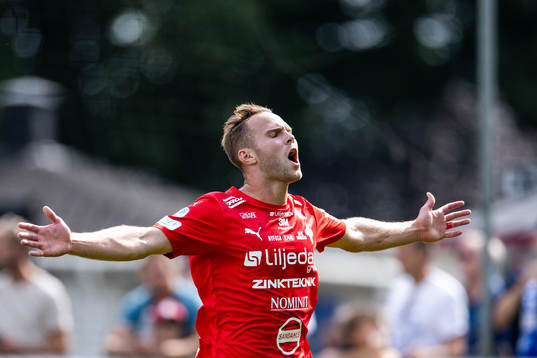 Värnamos Gustav Engvall jublar