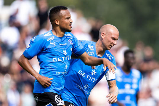 Halmstads Marcus Olsson och Andreas Johansson jublar