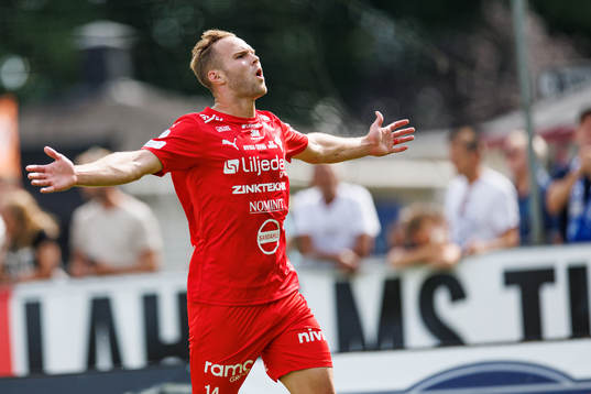 Värnamos Gustav Engvall jublar