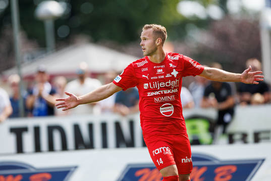 Värnamos Gustav Engvall jublar