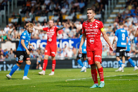Värnamos Oscar Johansson reagerar